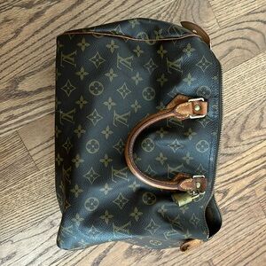 Louis Vuitton Speedy